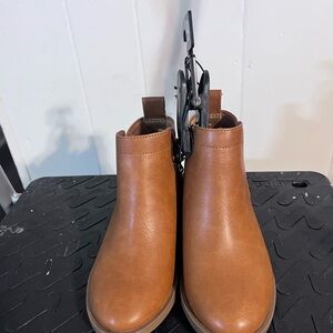 Little girls, chestnut, brown ankle boots toddler, girls size 9